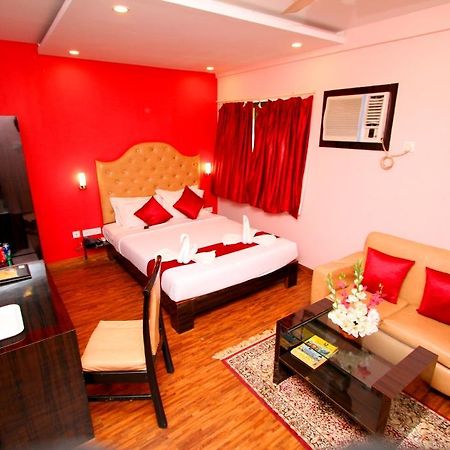 Hotel Crestwood Kolkata Exterior photo