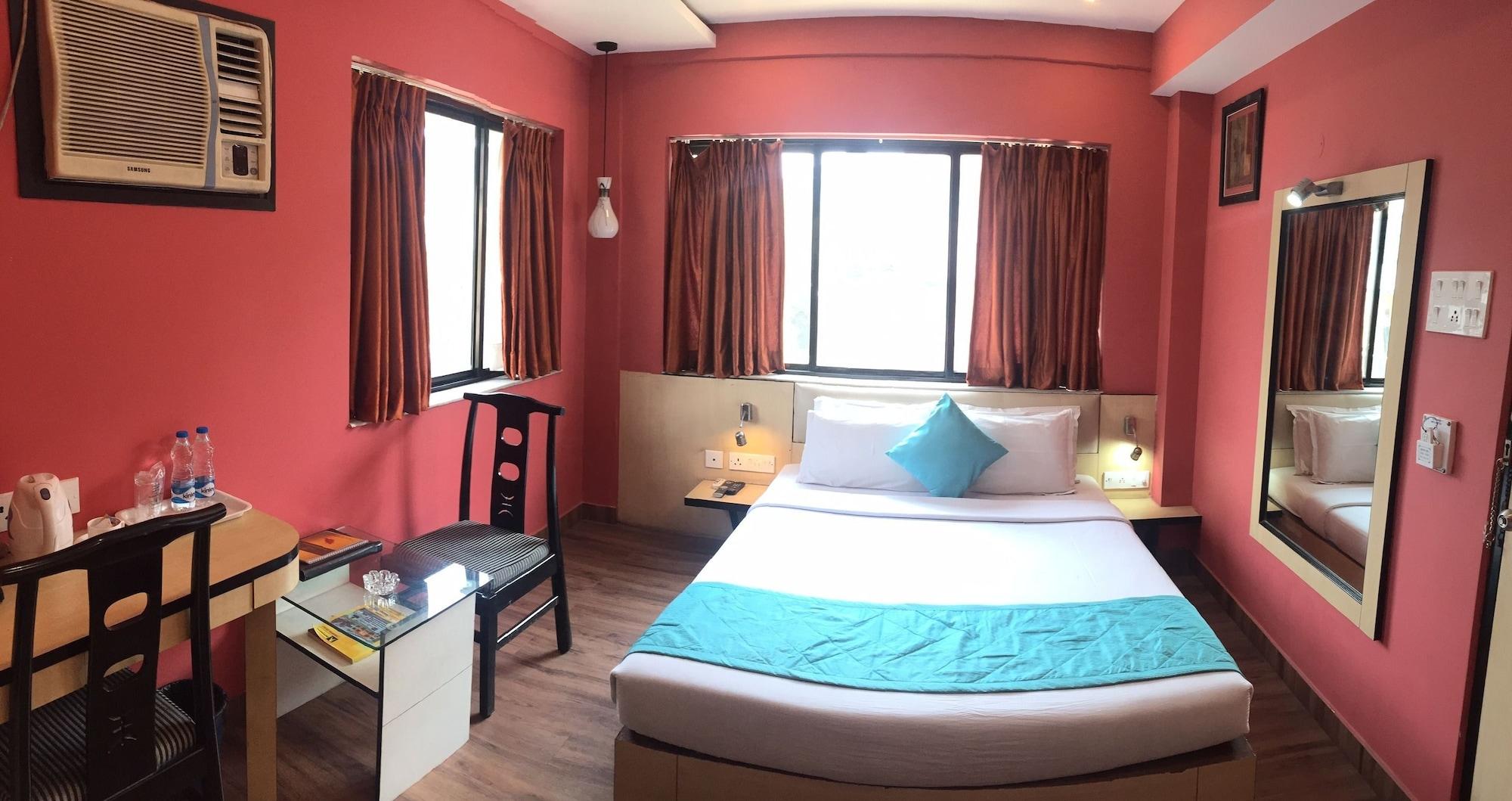 Hotel Crestwood Kolkata Exterior photo