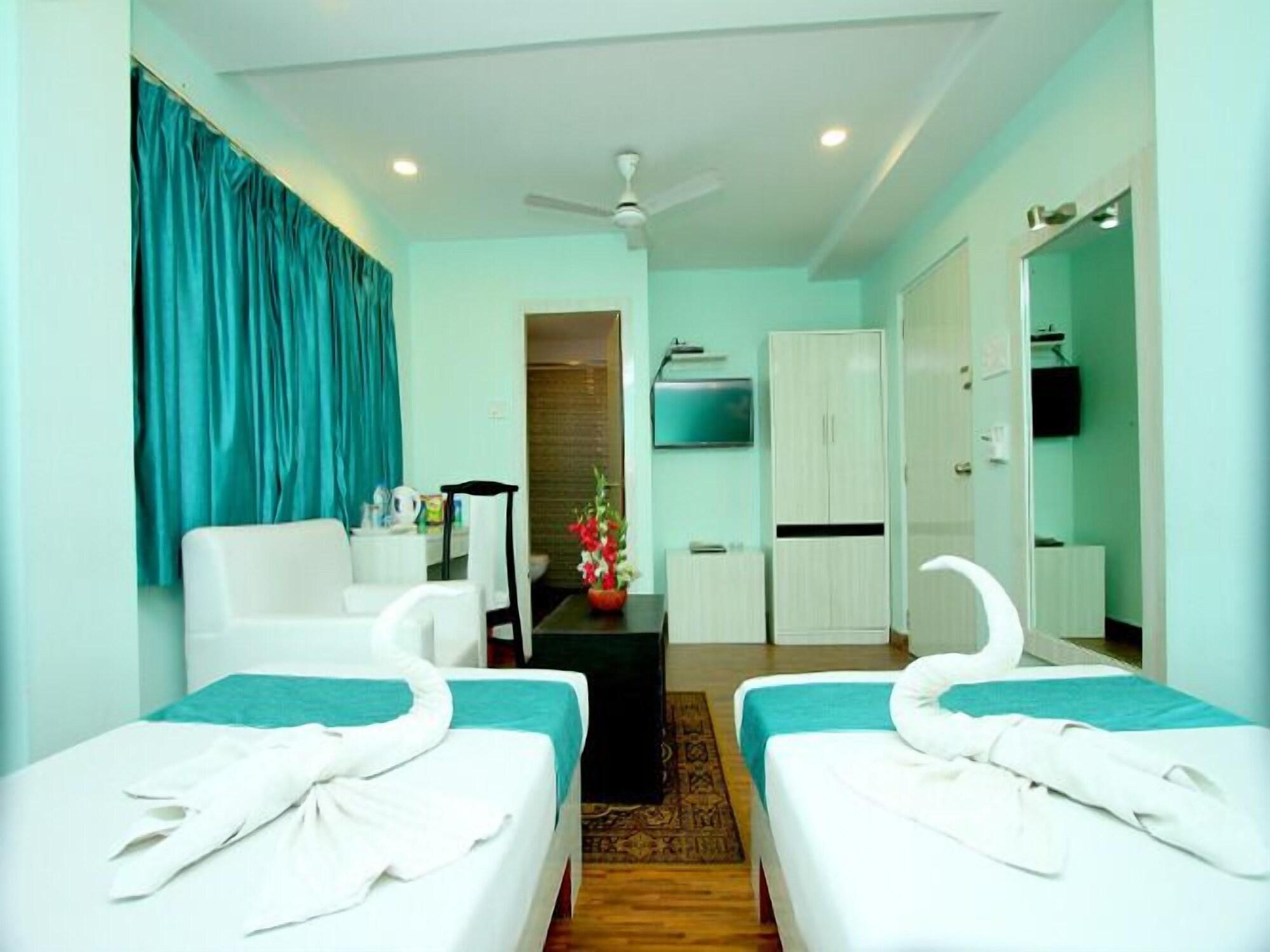 Hotel Crestwood Kolkata Exterior photo