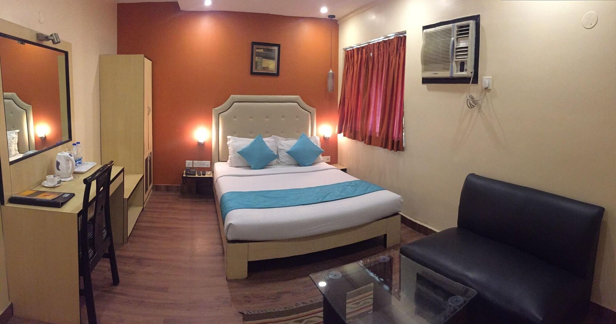 Hotel Crestwood Kolkata Exterior photo