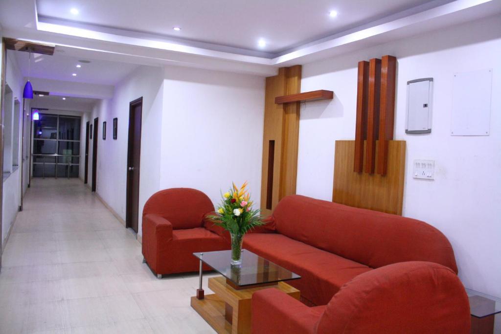 Hotel Crestwood Kolkata Exterior photo