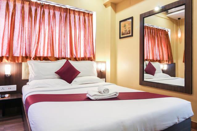 Hotel Crestwood Kolkata Exterior photo