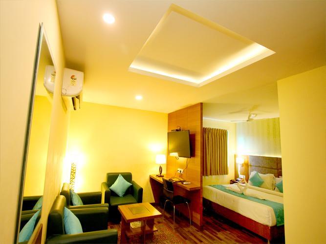 Hotel Crestwood Kolkata Exterior photo