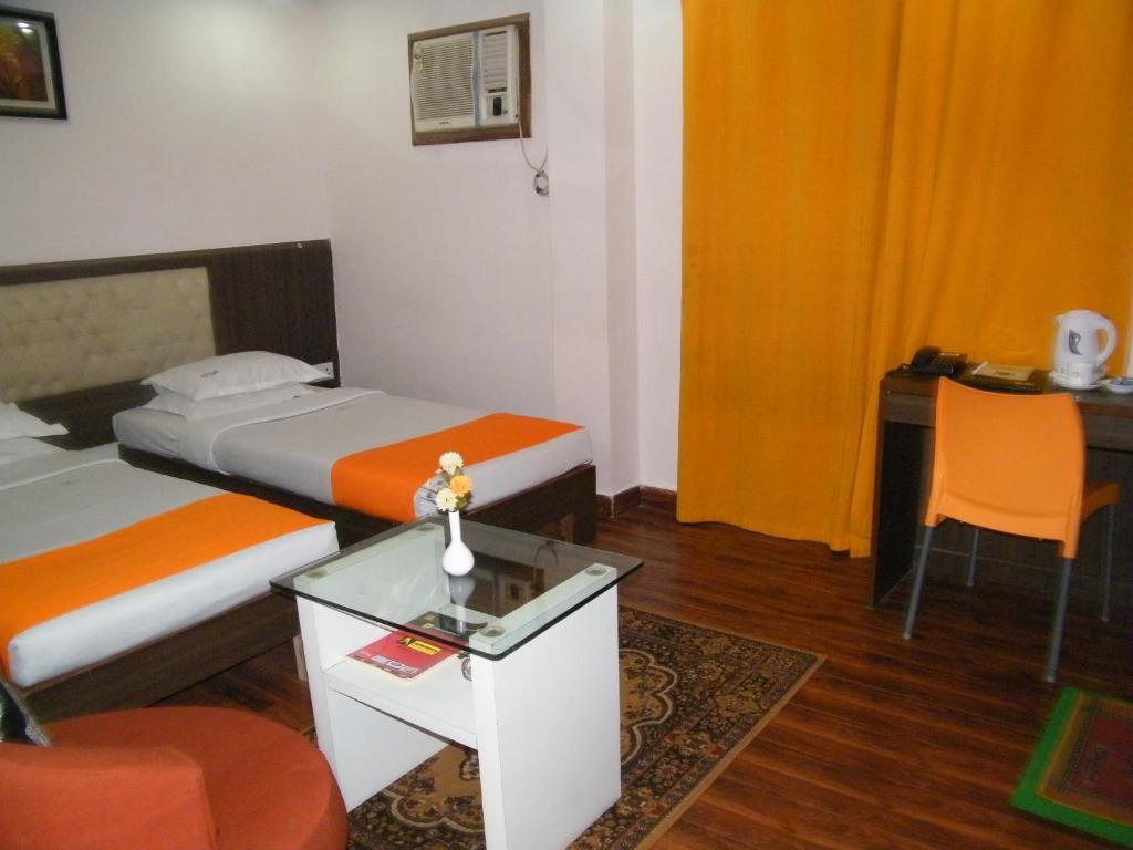 Hotel Crestwood Kolkata Exterior photo