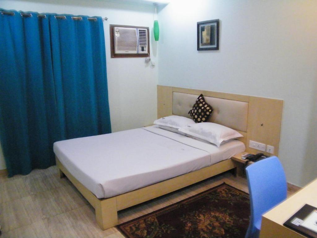 Hotel Crestwood Kolkata Exterior photo